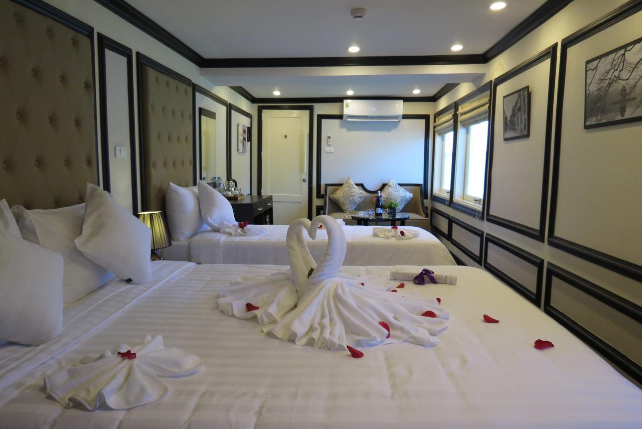 Amira Cruise Hotel Ha Long Esterno foto