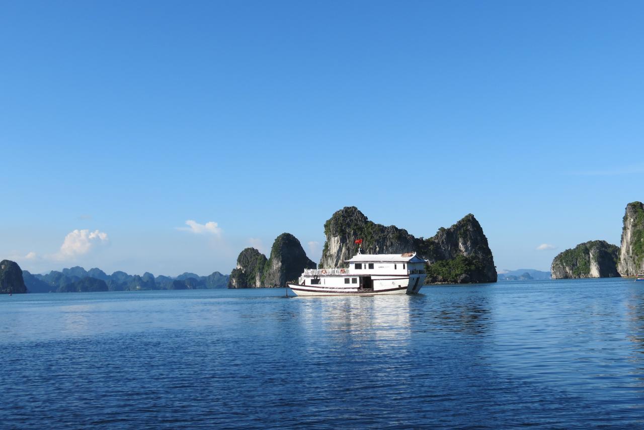 Amira Cruise Hotel Ha Long Esterno foto