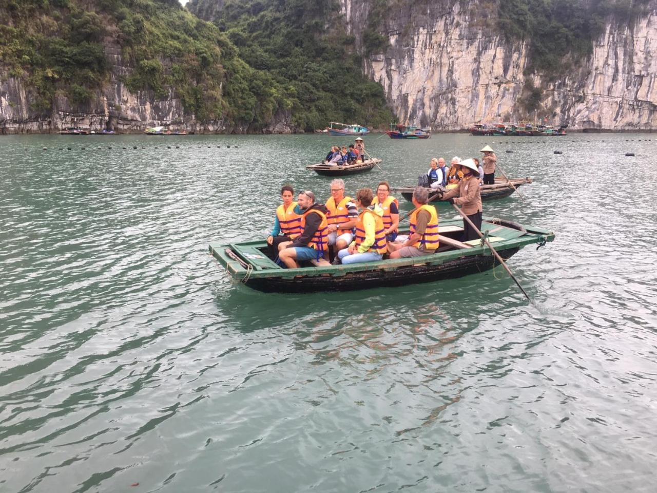 Amira Cruise Hotel Ha Long Esterno foto