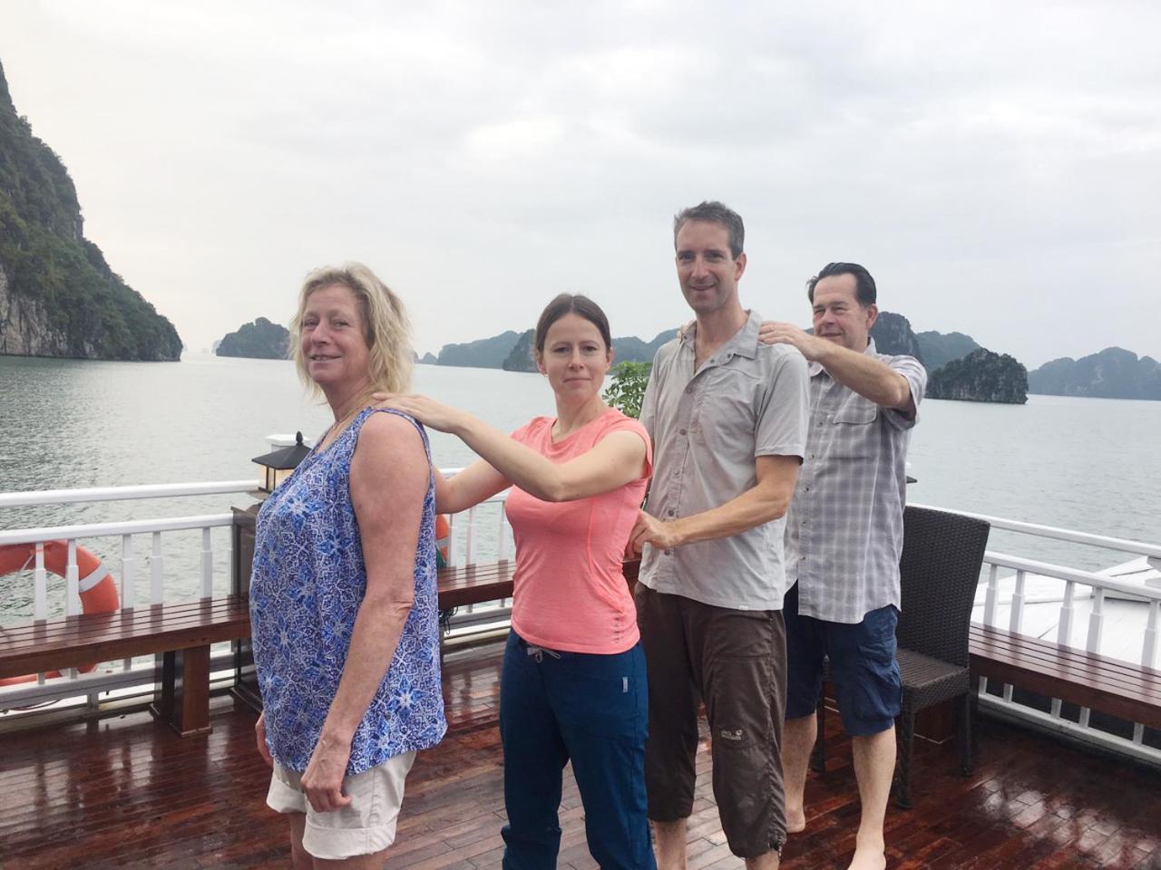 Amira Cruise Hotel Ha Long Esterno foto