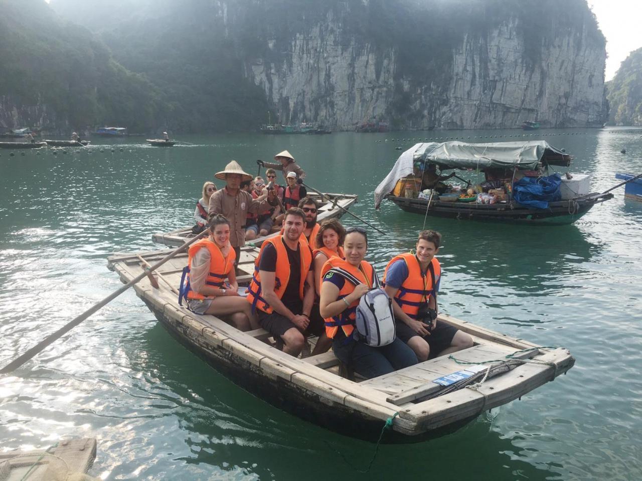 Amira Cruise Hotel Ha Long Esterno foto