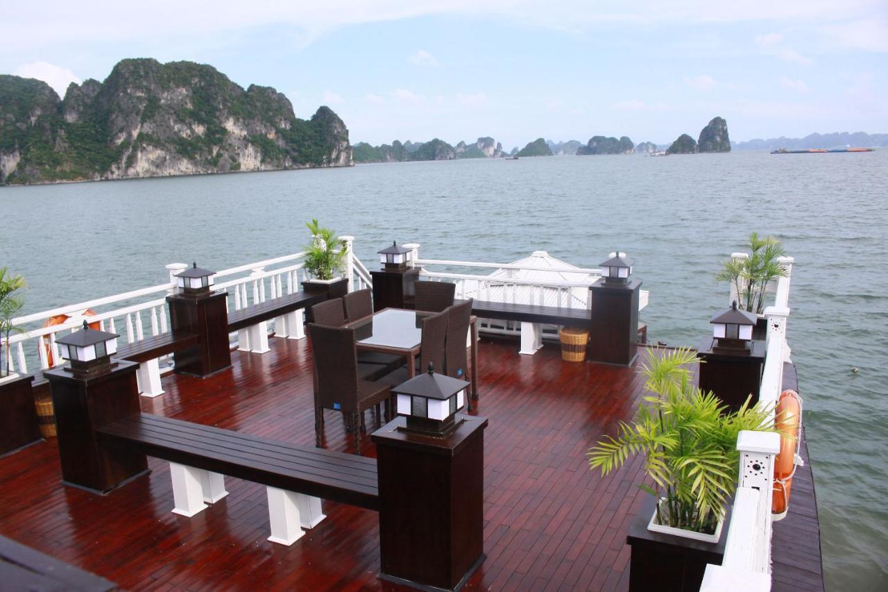 Amira Cruise Hotel Ha Long Esterno foto