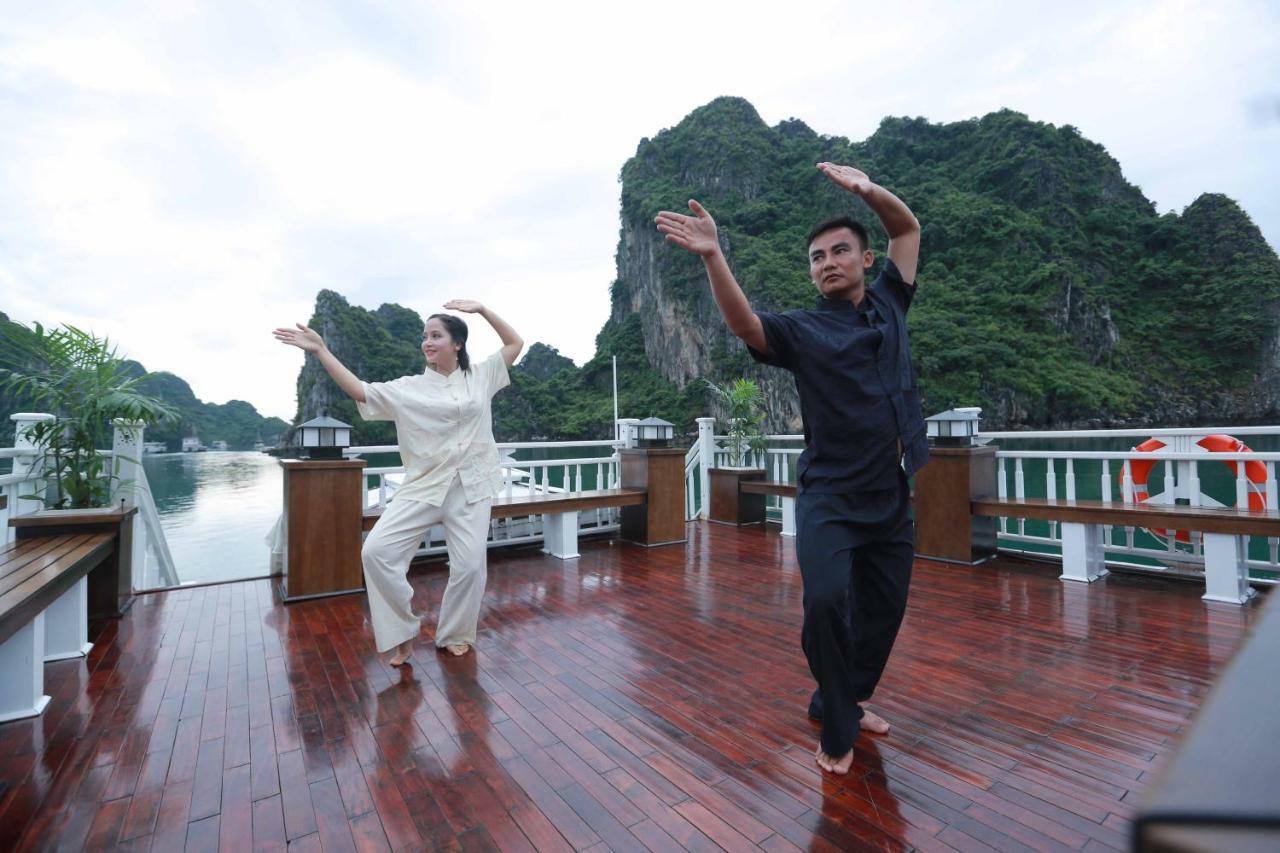 Amira Cruise Hotel Ha Long Esterno foto